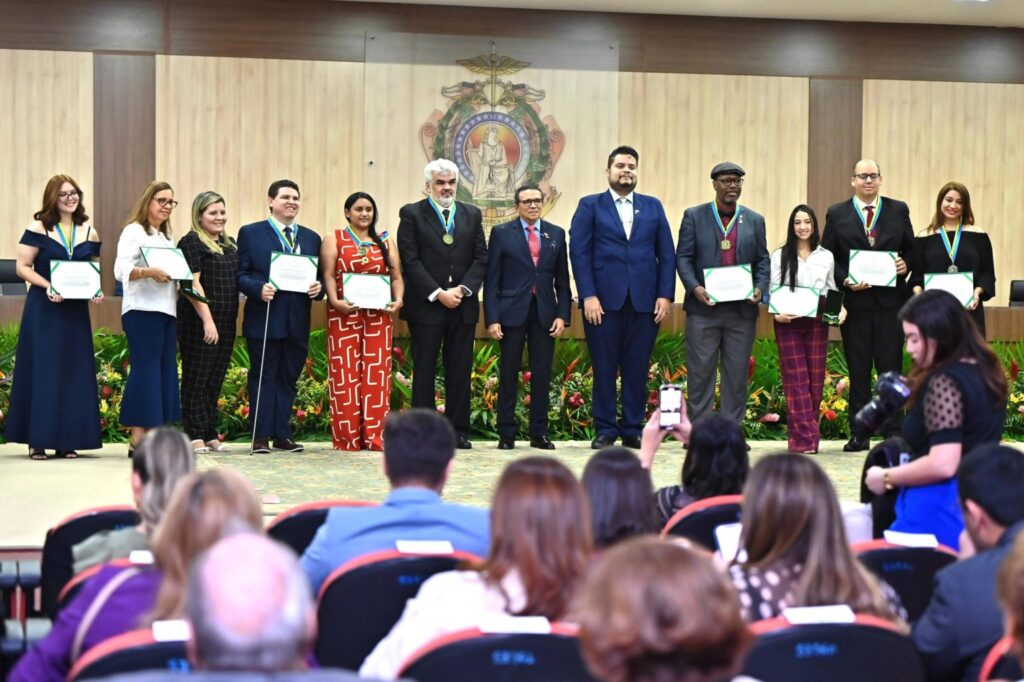 Conselheiros recebem Medalha